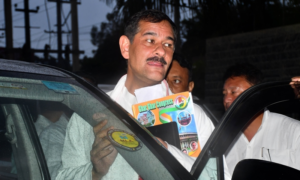 অসমত মাটি আৰু প্ৰাকৃতিক সম্পদ লুণ্ঠনৰ অভিযোগ কংগ্ৰেছৰ, ‘কৰ্পোৰেট–ৰাজনৈতিক গাঁঠনি’ক তীব্ৰ সমালোচনা
