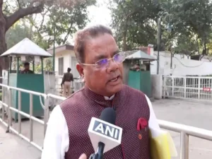 নিৰ্বাচনৰ পূৰ্বে বিজেপিৰ এজন শীৰ্ষ নেতাৰ কংগ্ৰেছত যোগদানৰ ইংগিত দিলে অসম কংগ্ৰেছ নেতা ৰিপুন বৰা