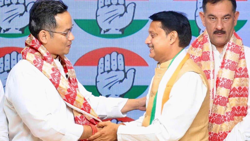 অসম বিধানসভা নিৰ্বাচনৰ পূৰ্বে Asom Gana Parishad ৰ নেতা Jayanta Khaund কংগ্ৰেছত যোগদান কৰিলে।